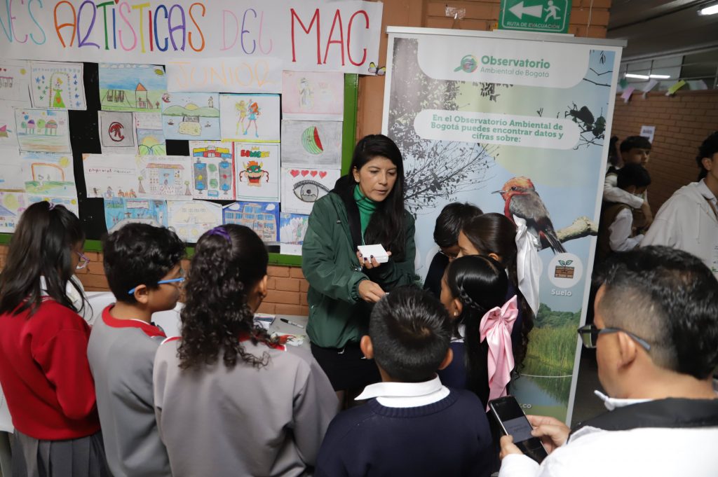 Observatorio Ambiental de Bogotá en la Pre COP16 estudiantil : foto SDA